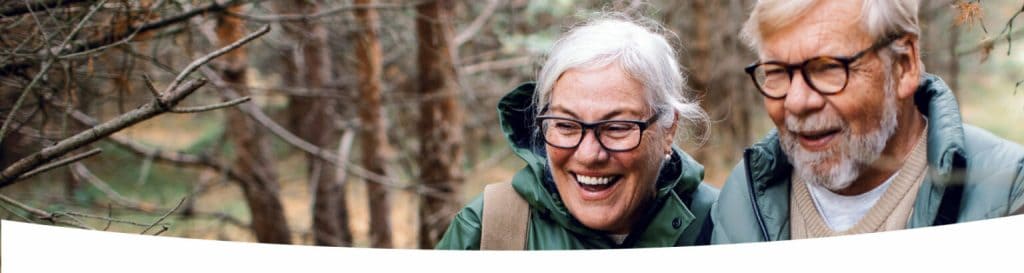 Gezellige ouderen genieten van zorg en comfort bij Vivent Langer Thuis.